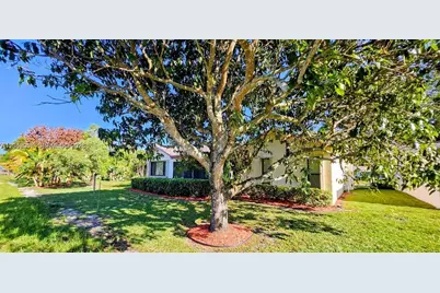 10301 Greenbriar Ct, Boca Raton, FL 33498 - Photo 6