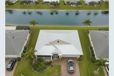 107 NW Summerville Ct, Port Saint Lucie, FL 34986 - Photo 12