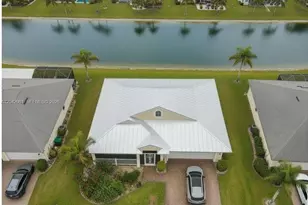 107 NW Summerville Ct, Port Saint Lucie, FL 34986 - Photo 12