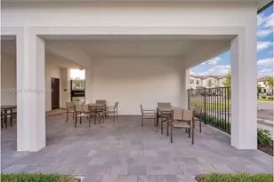 250 SW 159th Ln, Pembroke Pines, FL 33027 - Photo 14