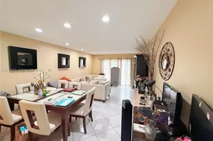 8931 N New River Canal Rd, Plantation, FL 33324 - Photo 4