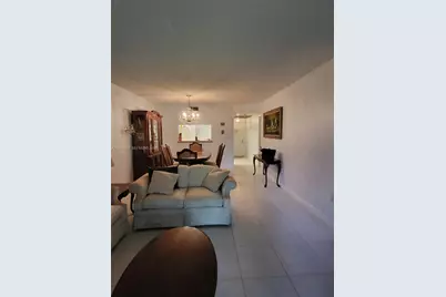 900 Colony Point Cir #107, Pembroke Pines, FL 33026 - Photo 2