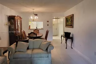 900 Colony Point Cir, Pembroke Pines, FL 33026 - Photo 2