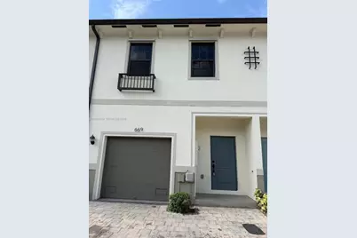 669 SW 11th St, Florida City, FL 33034 - Photo 2