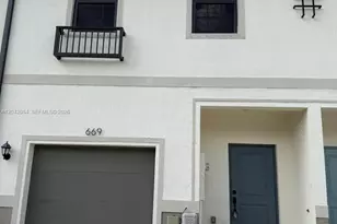 669 SW 11th St, Florida City, FL 33034 - Photo 2