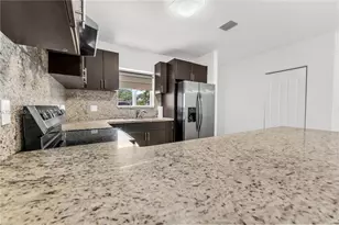 1029 SW 11th Ave, Miami, FL 33130 - Photo 4