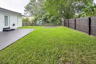 1319 NW 40th St, Miami, FL 33142 - Photo 24