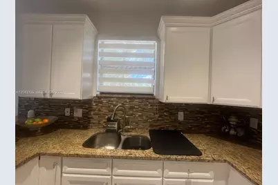 8985 NW 98th Ave, Doral, FL 33178 - Photo 6