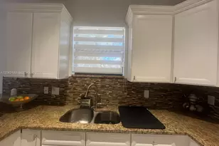 8985 NW 98th Ave, Doral, FL 33178 - Photo 6