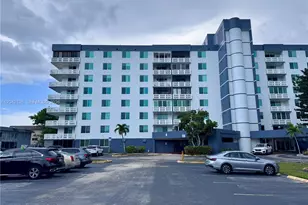 919 Hillcrest Dr, Hollywood, FL 33021 - Photo 1