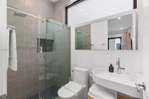 41 NE 24th St, Wilton Manors, FL 33305 - Photo 18