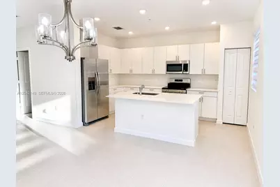 114 SW 184th Pl #114, Pembroke Pines, FL 33029 - Photo 2