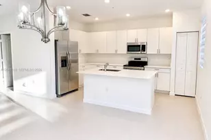 114 SW 184th Pl, Pembroke Pines, FL 33029 - Photo 2