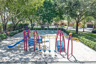 1552 Barcelona Way #6-19, Weston, FL 33327 - Photo 38