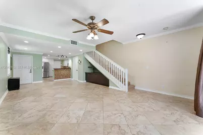 1552 Barcelona Way #6-19, Weston, FL 33327 - Photo 6