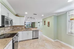 1552 Barcelona Way, Weston, FL 33327 - Photo 8