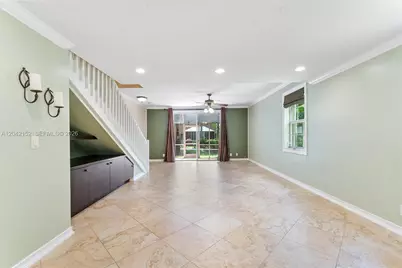 1552 Barcelona Way #6-19, Weston, FL 33327 - Photo 2
