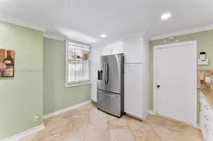 1552 Barcelona Way, Weston, FL 33327 - Photo 10