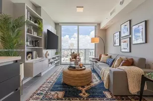 227 NE 2nd St, Miami, FL 33132 - Photo 2