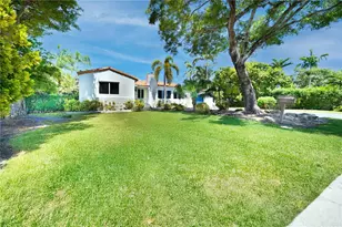 10690 NE 11th Ct, Miami Shores, FL 33138 - Photo 2