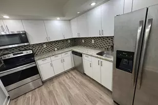 800 Parkview Dr, Hallandale Beach, FL 33009 - Photo 20
