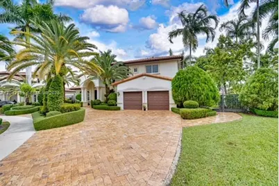 15763 NW 80th Ave, Miami Lakes, FL 33016 - Photo 4
