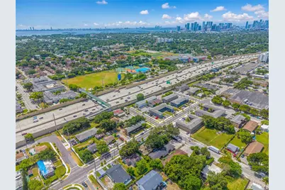 605 NW 65th St, Miami, FL 33150 - Photo 16