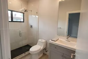 313 NE 169th St, North Miami Beach, FL 33162 - Photo 18