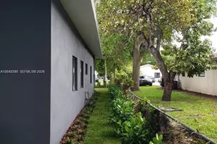 313 NE 169th St, North Miami Beach, FL 33162 - Photo 18