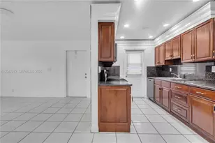 7491 SW 10th Ct, North Lauderdale, FL 33068 - Photo 4