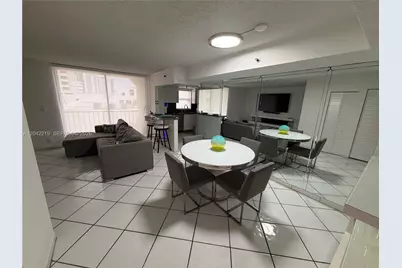 2625 Collins Ave #420, Miami Beach, FL 33140 - Photo 2