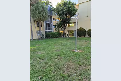 942 NE 199th St #4G, Miami, FL 33179 - Photo 4
