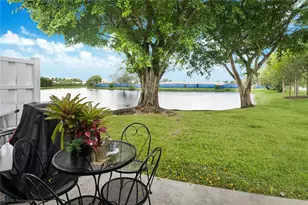 221 Riviera Cir, Weston, FL 33326 - Photo 14