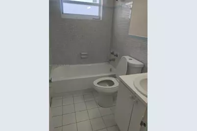 844 SW 10th St #3, Hallandale Beach, FL 33009 - Photo 14
