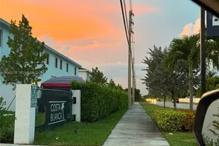 1057 NW 5th St, Florida City, FL 33034 - Photo 18