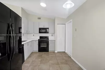 681 Thornridge Ave, Davie, FL 33325 - Photo 10