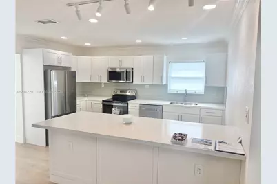 9602 NW 80th Pl, Tamarac, FL 33321 - Photo 10