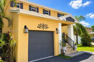 5788 Woodland Point Dr, Tamarac, FL 33319 - Photo 2