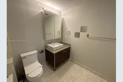 185 SW 7th St #1410, Miami, FL 33130 - Photo 2
