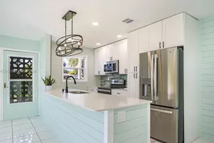 560 High Point Dr, Delray Beach, FL 33445 - Photo 1