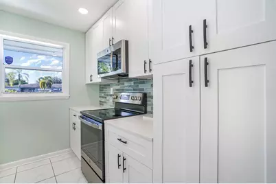 560 High Point Dr #D, Delray Beach, FL 33445 - Photo 6