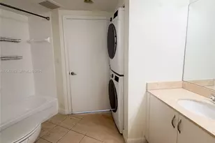 1750 N Bayshore Dr, Miami, FL 33132 - Photo 20