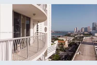 1750 N Bayshore Dr #1814, Miami, FL 33132 - Photo 2