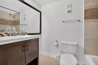 250 Jacaranda Dr #411, Plantation, FL 33324 - Photo 22