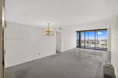 20301 W Country Club Dr #2122, Aventura, FL 33180 - Photo 6