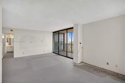 20301 W Country Club Dr #2122, Aventura, FL 33180 - Photo 8