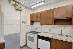 20301 W Country Club Dr, Aventura, FL 33180 - Photo 20