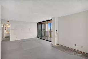 20301 W Country Club Dr, Aventura, FL 33180 - Photo 16