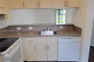 9877 Nob Hill Ln, Sunrise, FL 33351 - Photo 14