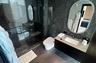20 NE 11th St, Miami, FL 33132 - Photo 24